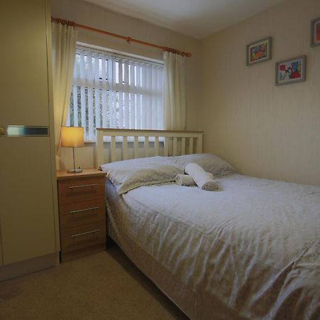 Spacious 4 Bedroom Home - 5 Min Walk To Town 恩尼斯基林 外观 照片